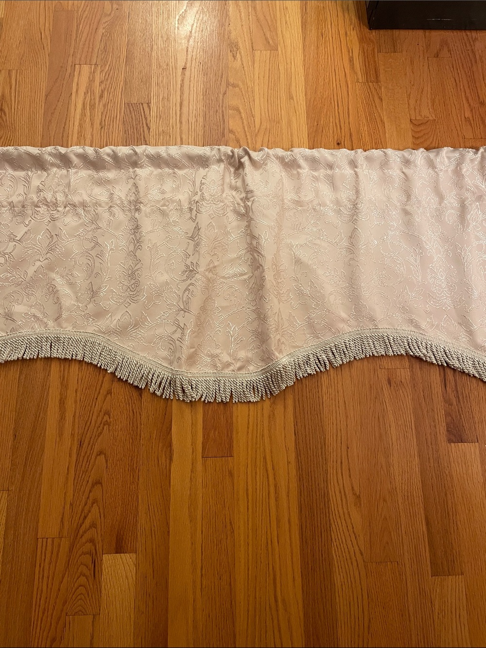 Pair of Whole Home Paisley Jacquard Window Valance in Cream.